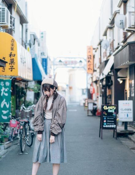 亚洲欧美另类制服_BD英语在线观看电视