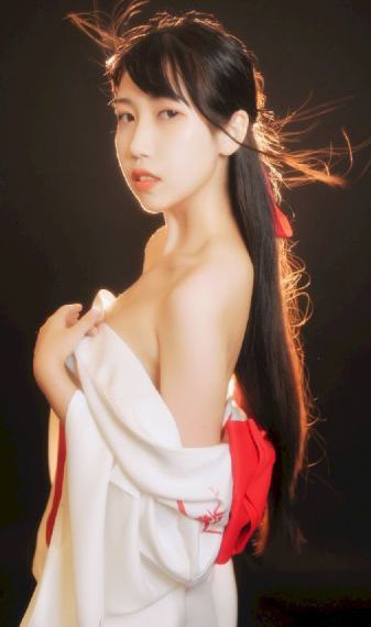 亚洲男人在线观看_720免费观看